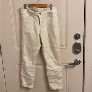 White skinny jeans